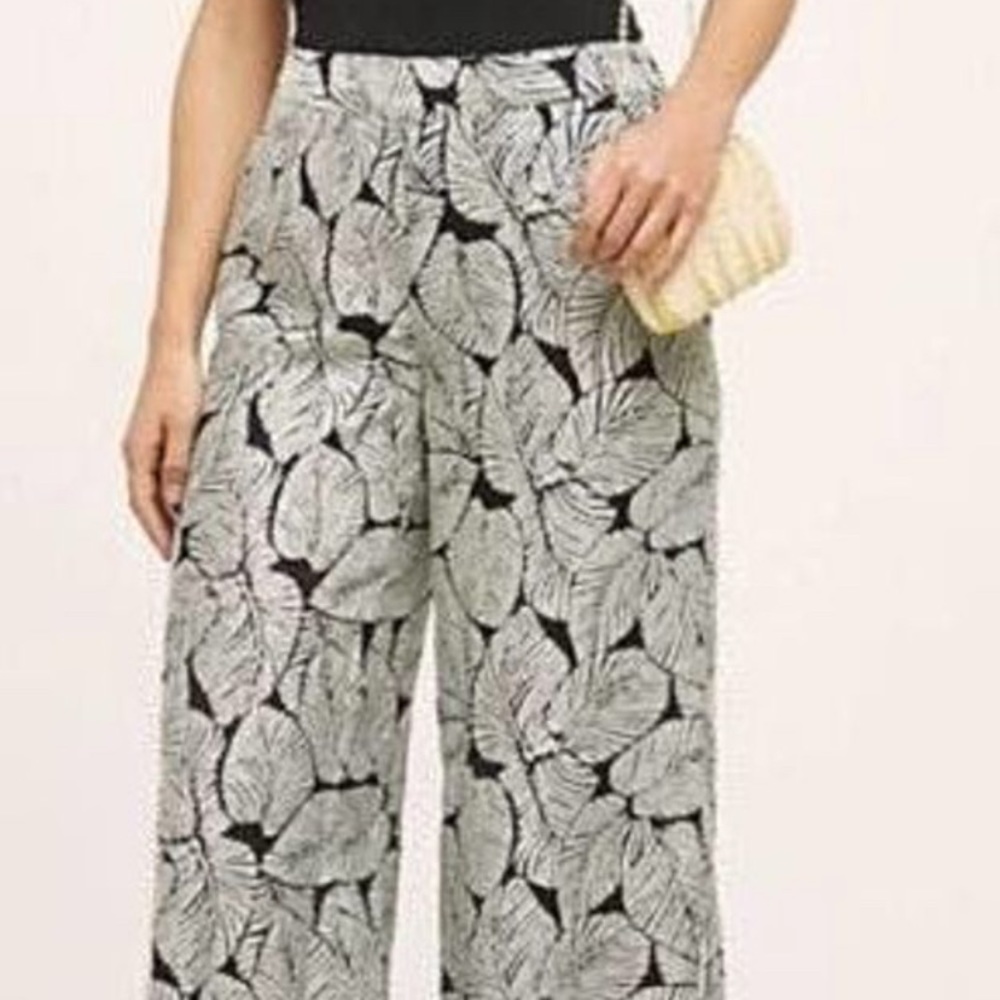 Flowy Anthropologie Printed Pant